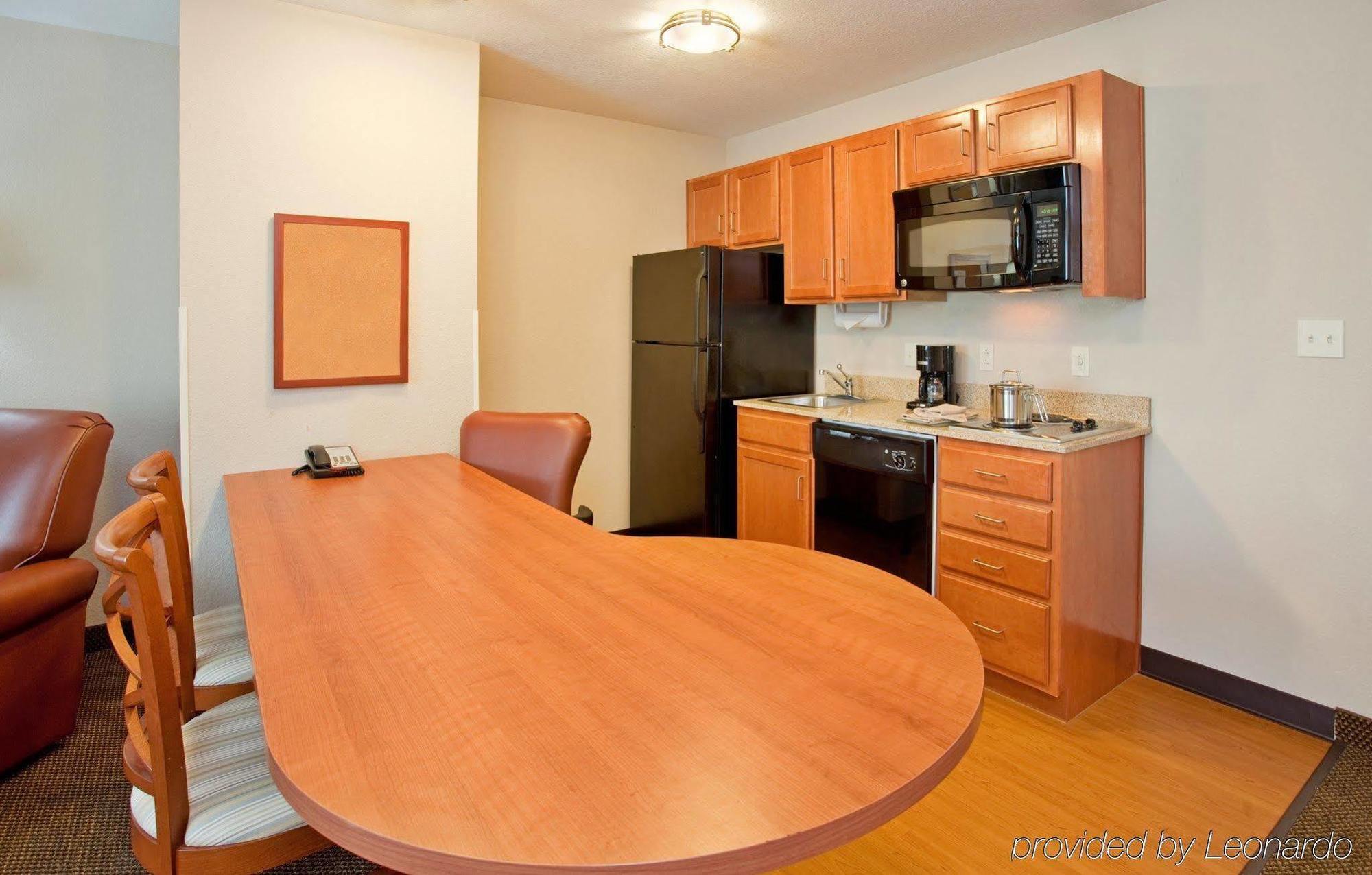 Candlewood Suites Kansas City Airport Екстер'єр фото
