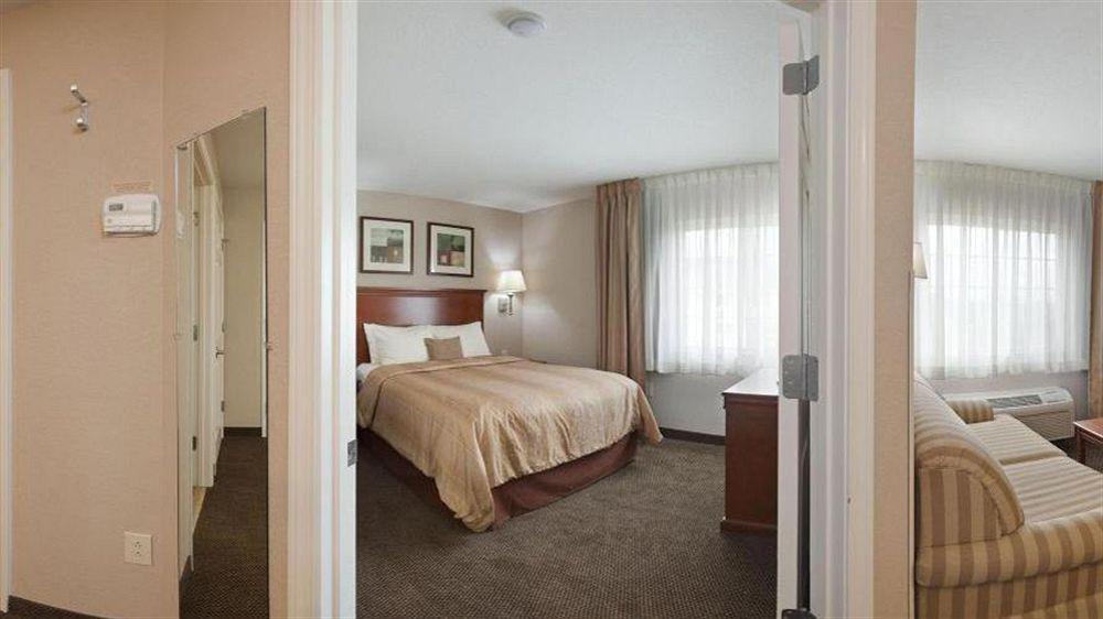 Candlewood Suites Kansas City Airport Екстер'єр фото