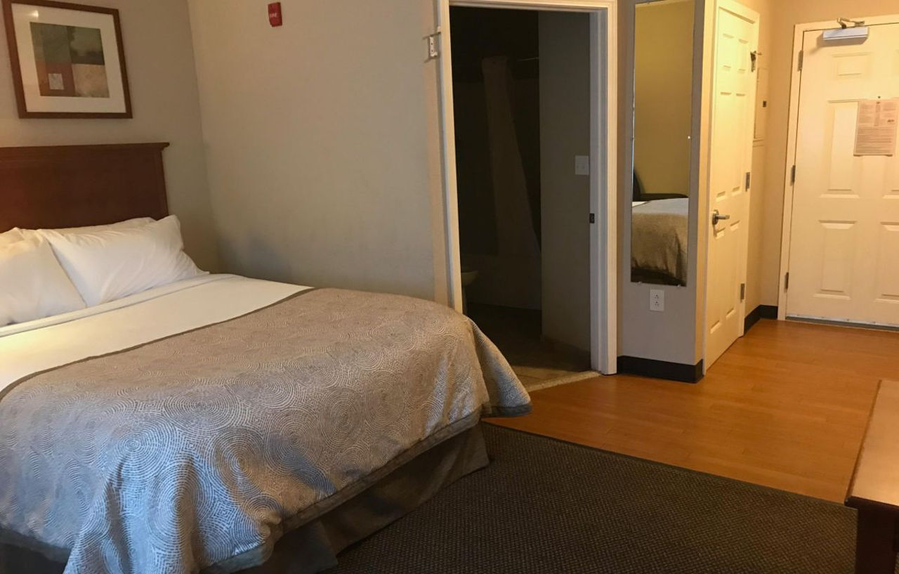 Candlewood Suites Kansas City Airport Екстер'єр фото