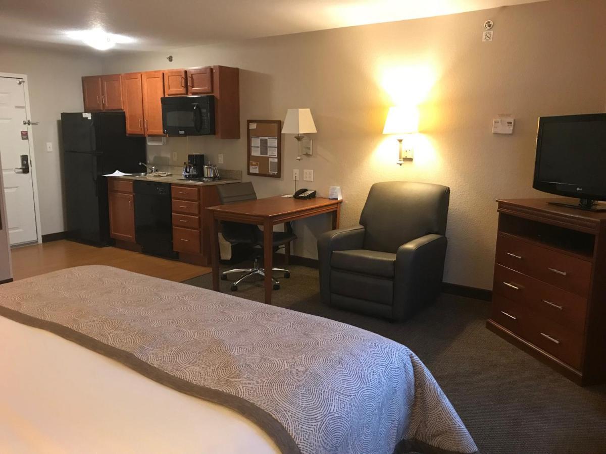 Candlewood Suites Kansas City Airport Екстер'єр фото