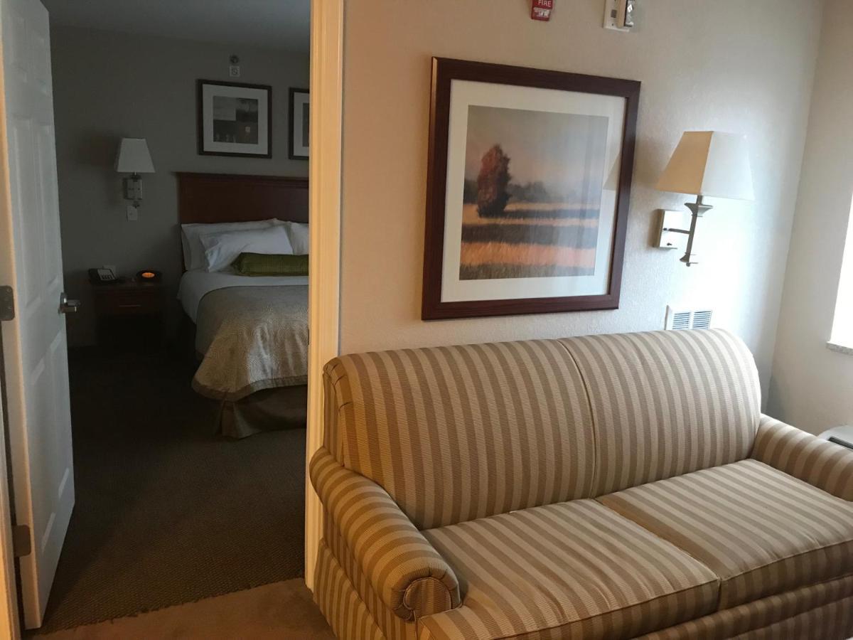 Candlewood Suites Kansas City Airport Екстер'єр фото