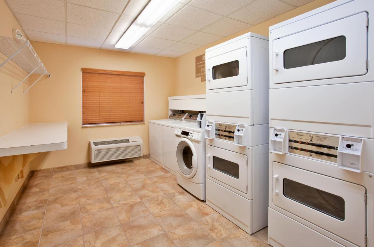 Candlewood Suites Kansas City Airport Екстер'єр фото