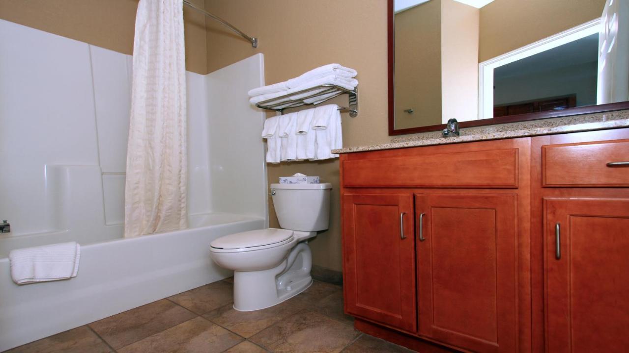 Candlewood Suites Kansas City Airport Екстер'єр фото